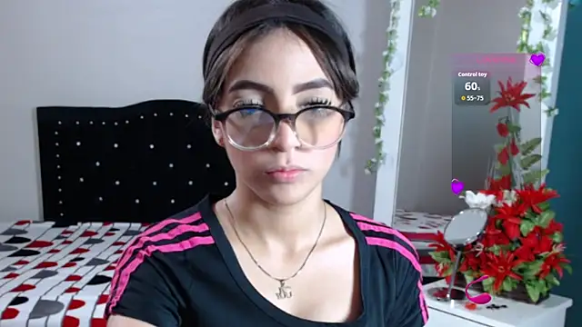 Snapshot of Coraline_Playful chatting on 09.19.25 Coraline Playful online show from 09.19.25