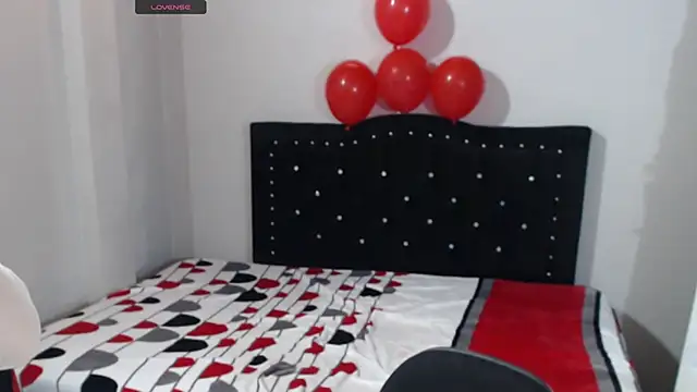 Snapshot of Coraline_Playful chatting on 10.31.25 Coraline Playful online show from 10.31.25