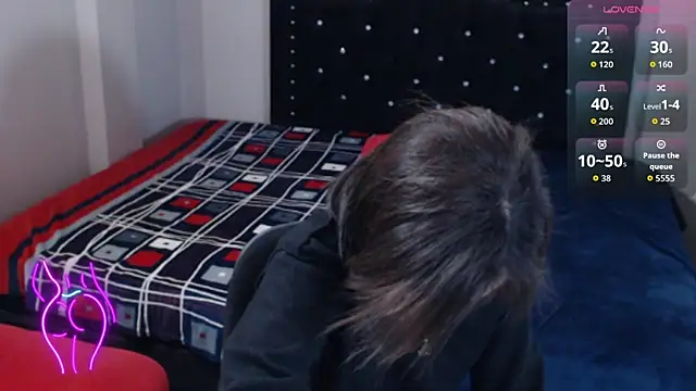 Snapshot of Coraline_Playful chatting on 12.04.25 Coraline Playful online show from 12.04.25