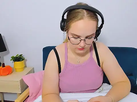 AliceCrazy69 online show from 11.04.25