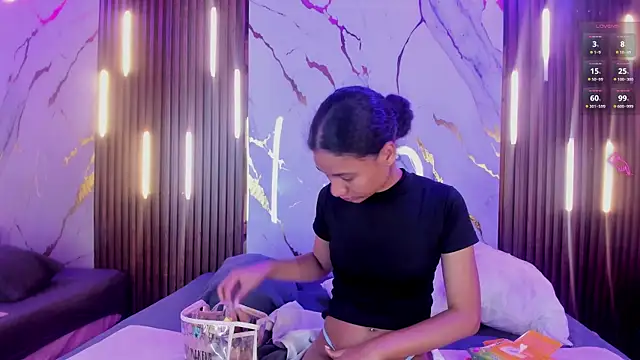 VictoriaDuart online show from 11.26.25