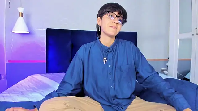 Snapshot of Tsuki_Maru chatting on 10.03.25 Tsuki Maru online show from 10.03.25