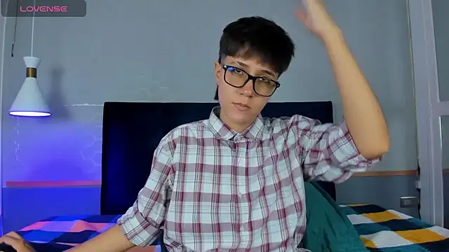 Snapshot of Tsuki_Maru chatting on 11.07.25 Tsuki Maru online show from 11.07.25