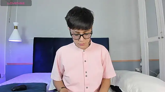 Snapshot of Tsuki_Maru chatting on 11.10.25 Tsuki Maru online show from 11.10.25