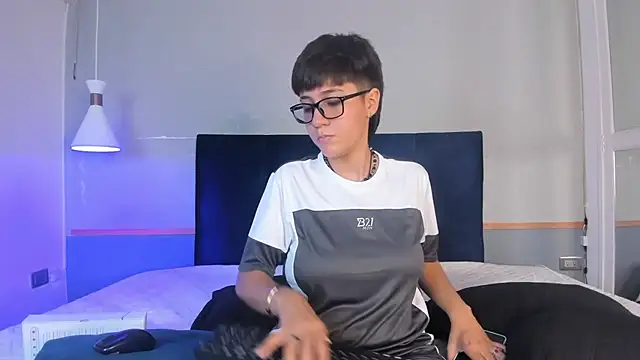 Snapshot of Tsuki_Maru chatting on 11.16.25 Tsuki Maru online show from 11.16.25