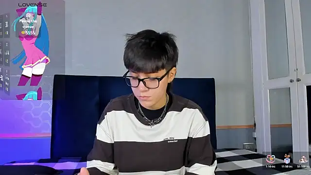 Snapshot of Tsuki_Maru chatting on 11.24.25 Tsuki Maru online show from 11.24.25