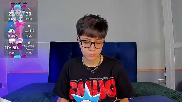 Snapshot of Tsuki_Maru chatting on 11.25.25 Tsuki Maru online show from 11.25.25