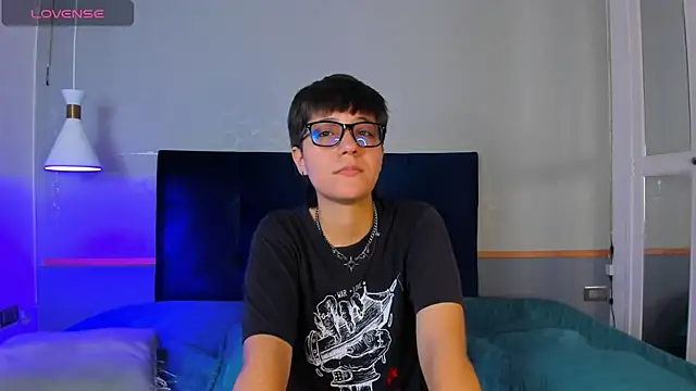 Snapshot of Tsuki_Maru chatting on 11.26.25 Tsuki Maru online show from 11.26.25