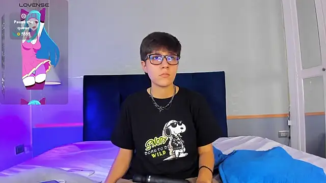 Snapshot of Tsuki_Maru chatting on 11.28.25 Tsuki Maru online show from 11.28.25