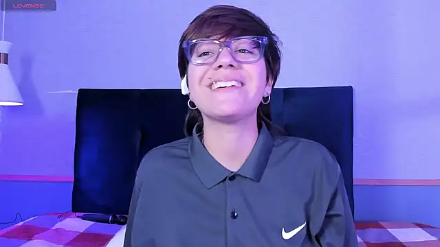 Tsuki Maru online show from 03.11.26