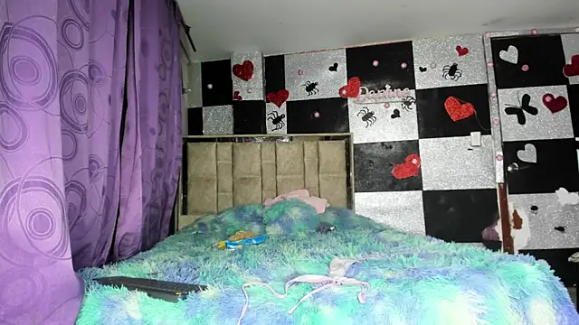 skinnyanddaphne online show from 02.02.26