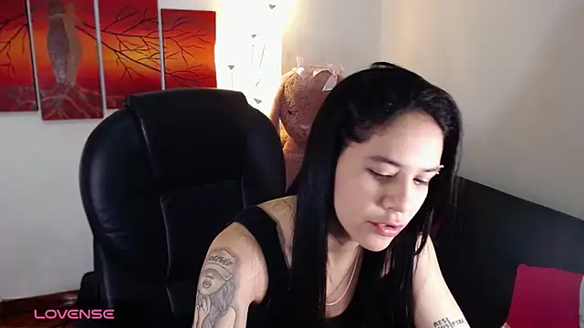 Snapshot of Ashley_olivares chatting on 09.25.25 Ashley olivares online show from 09.25.25