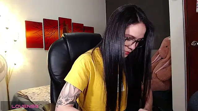 Snapshot of Ashley_olivares chatting on 11.04.25 Ashley olivares online show from 11.04.25