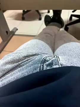 Snapshot of bogerkek chatting on 10.29.25 bogerkek online show from 10.29.25