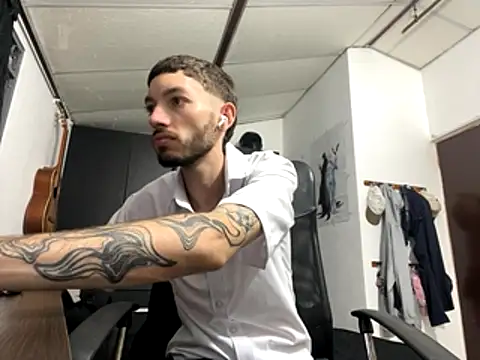 sarabiaarevalo online show from 10.18.25