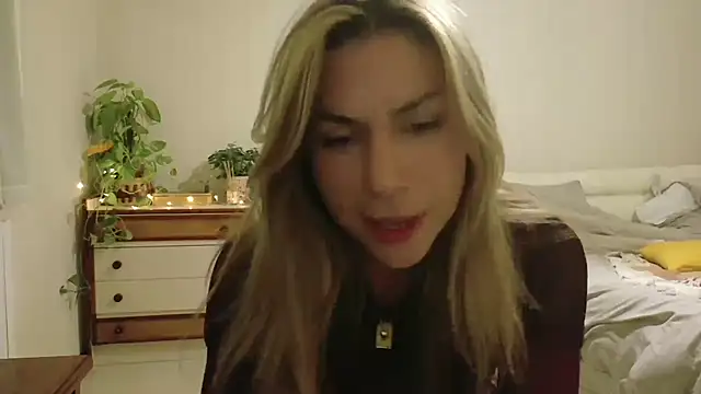 wonderalice31 online show from 11.04.25