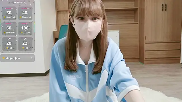 Snapshot of SoRa_056 chatting on 09.10.25 SoRa 056 online show from 09.10.25