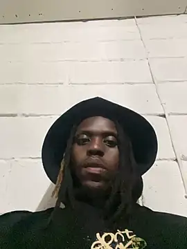 Snapshot of Wuu2now chatting on 09.24.25 Wuu2now online show from 09.24.25