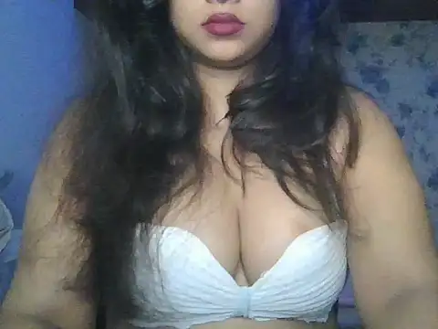 Snapshot of priyaverma00 chatting on 09.30.25 priyaverma00 online show from 09.30.25