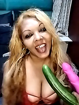 Snapshot of hemilynthomas2467 chatting on 12.17.25 hemilynthomas2467 online show from 12.17.25