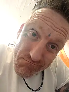 Snapshot of MRTATTWO chatting on 09.15.25 MRTATTWO online show from 09.15.25