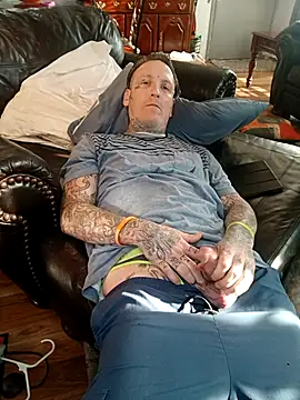 Snapshot of MRTATTWO chatting on 10.01.25 MRTATTWO online show from 10.01.25