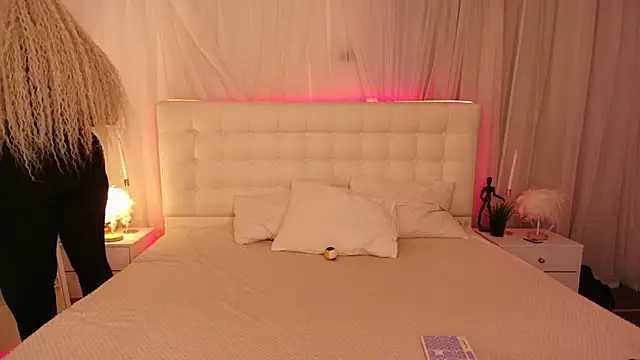 Snapshot of Lilit_1Love chatting on 10.01.25 Lilit 1Love online show from 10.01.25