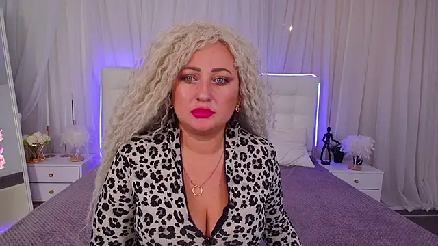 Snapshot of Lilit_1Love chatting on 10.13.25 Lilit 1Love online show from 10.13.25