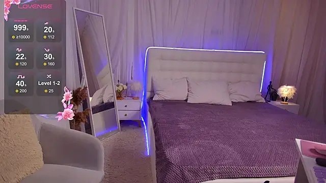 Snapshot of Lilit_1Love chatting on 10.15.25 Lilit 1Love online show from 10.15.25