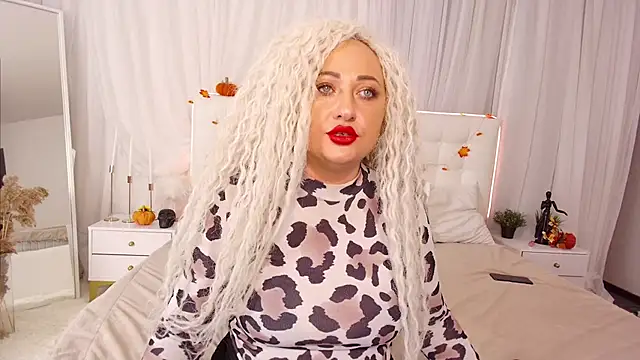 Snapshot of Lilit_1Love chatting on 10.20.25 Lilit 1Love online show from 10.20.25