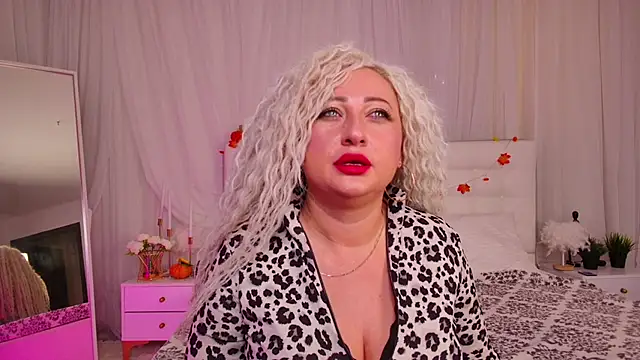 Snapshot of Lilit_1Love chatting on 11.02.25 Lilit 1Love online show from 11.02.25