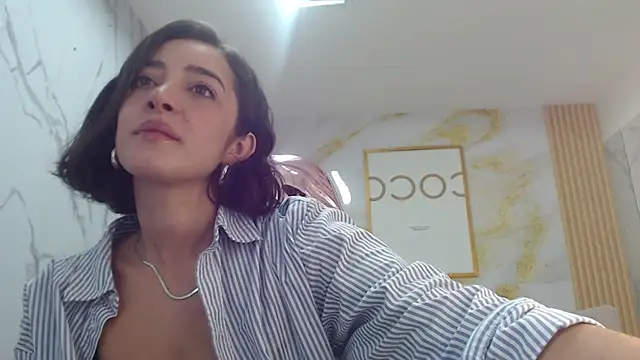 Snapshot of sara_lopez_s chatting on 09.29.25 sara lopez s online show from 09.29.25