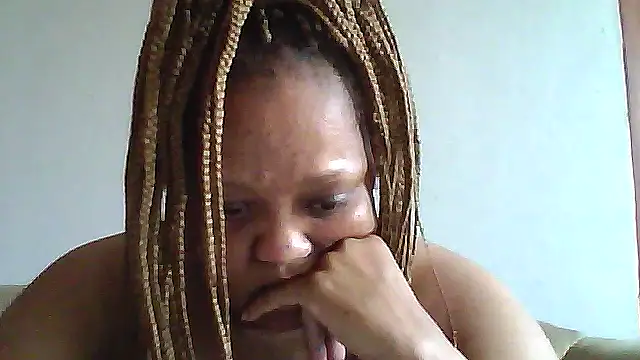 Snapshot of Yellobonepussy chatting on 09.15.25 Yellobonepussy online show from 09.15.25