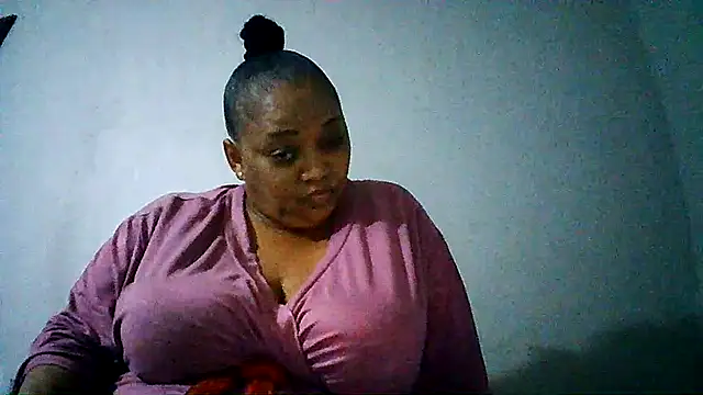 Snapshot of Yellobonepussy chatting on 09.26.25 Yellobonepussy online show from 09.26.25