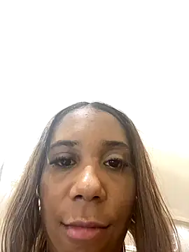 Snapshot of ZaraRoux chatting on 09.24.25 ZaraRoux online show from 09.24.25