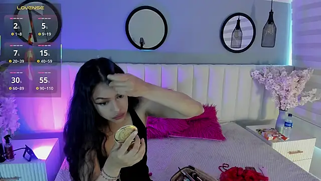 Mila Hank  online show from 11.30.25