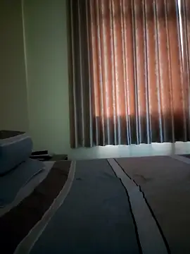 Snapshot of thienlong05 chatting on 11.02.25 thienlong05 online show from 11.02.25