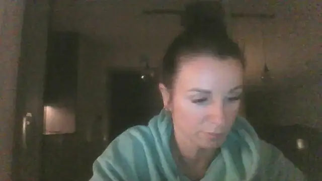 Snapshot of Justnani001 chatting on 10.11.25 Justnani001 online show from 10.11.25