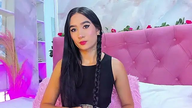 Nicolqueen  online show from 11.06.25