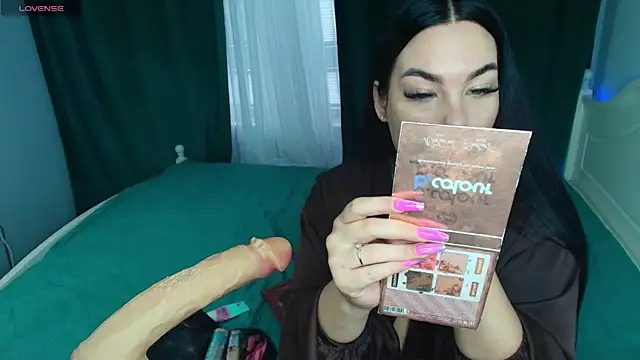 Snapshot of katerine_Monroe chatting on 10.25.25 katerine Monroe online show from 10.25.25