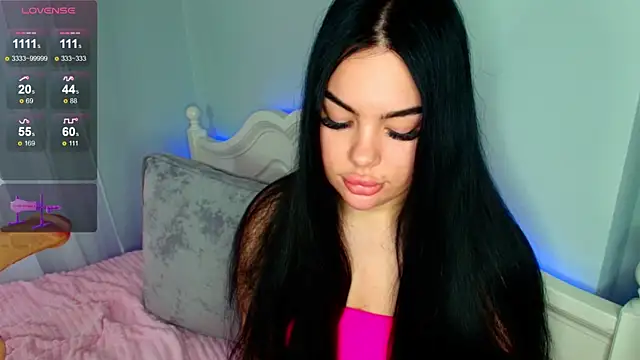 Snapshot of katerine_Monroe chatting on 11.18.25 katerine Monroe online show from 11.18.25