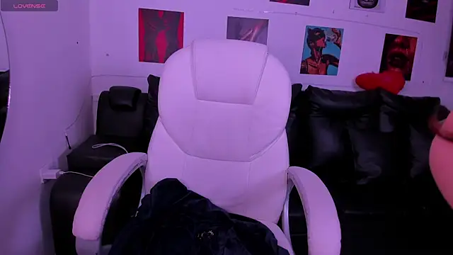 koraline 333 online show from 04.10.26