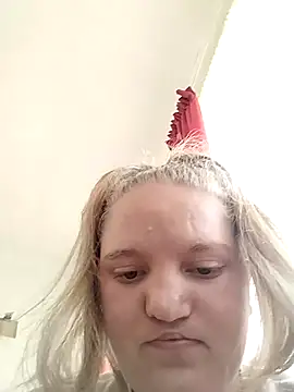 Desere22 online show from 12.04.25