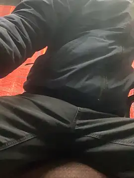 Snapshot of bmwe71 chatting on 02.18.26 bmwe71 online show from 02.18.26