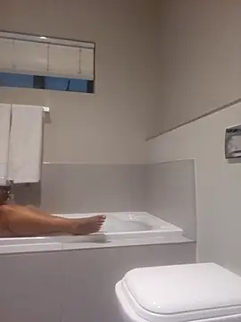 Snapshot of trickyOne chatting on 12.20.25 trickyOne online show from 12.20.25