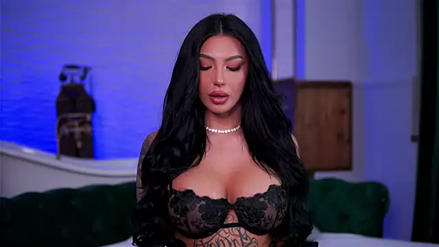 AishaaDevoe online show from 12.17.25