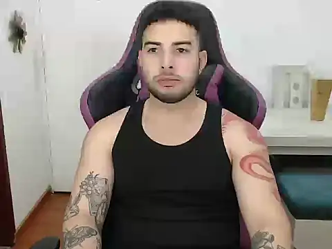 Snapshot of baby_mateo chatting on 12.01.25 baby mateo online show from 12.01.25