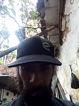 Snapshot of hairy_mannn chatting on 10.12.25 hairy mannn online show from 10.12.25