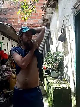 Snapshot of hairy_mannn chatting on 10.30.25 hairy mannn online show from 10.30.25