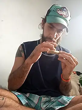 Snapshot of hairy_mannn chatting on 10.31.25 hairy mannn online show from 10.31.25